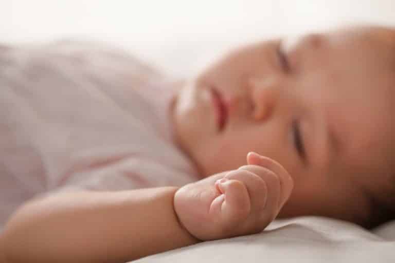 apnee-sommeil-bebe-traitement