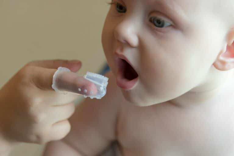 Prévenir les caries chez les bébés allaités